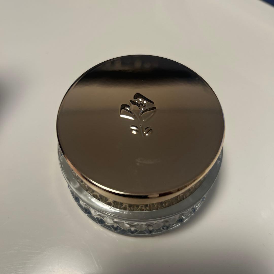 アプソリュエッセンスインパウダー　ベスコス受賞