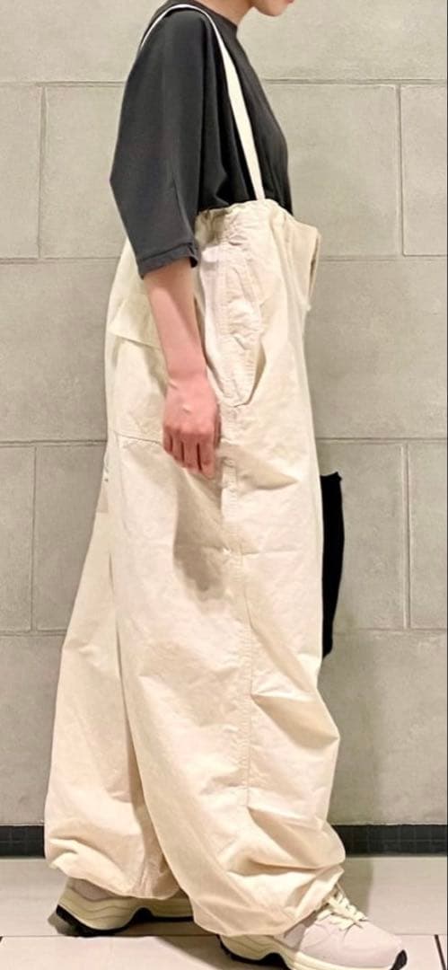 サスペンダーパンツ