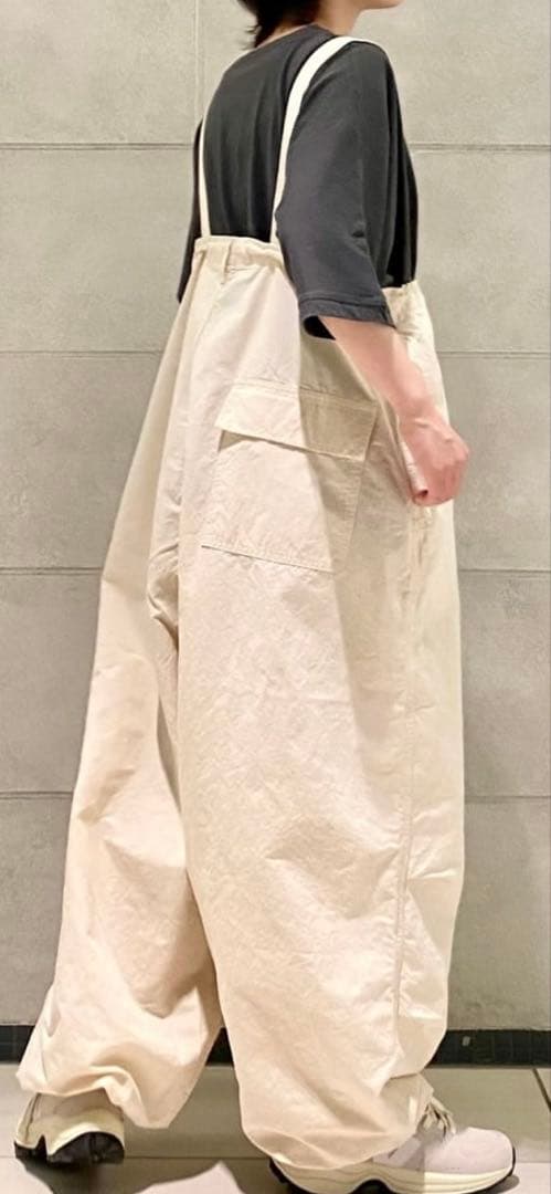サスペンダーパンツ