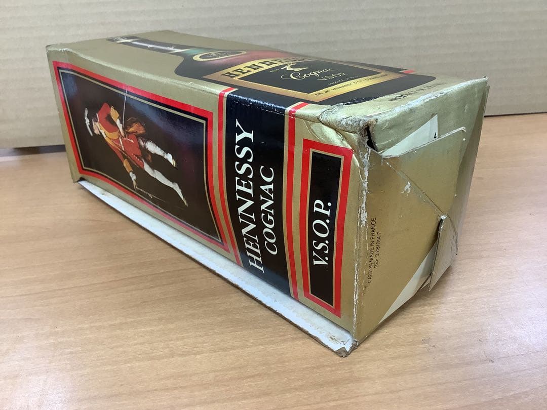 未開栓 ヘネシー V.S.O.P コニャック 特級 ブランデー 700ml