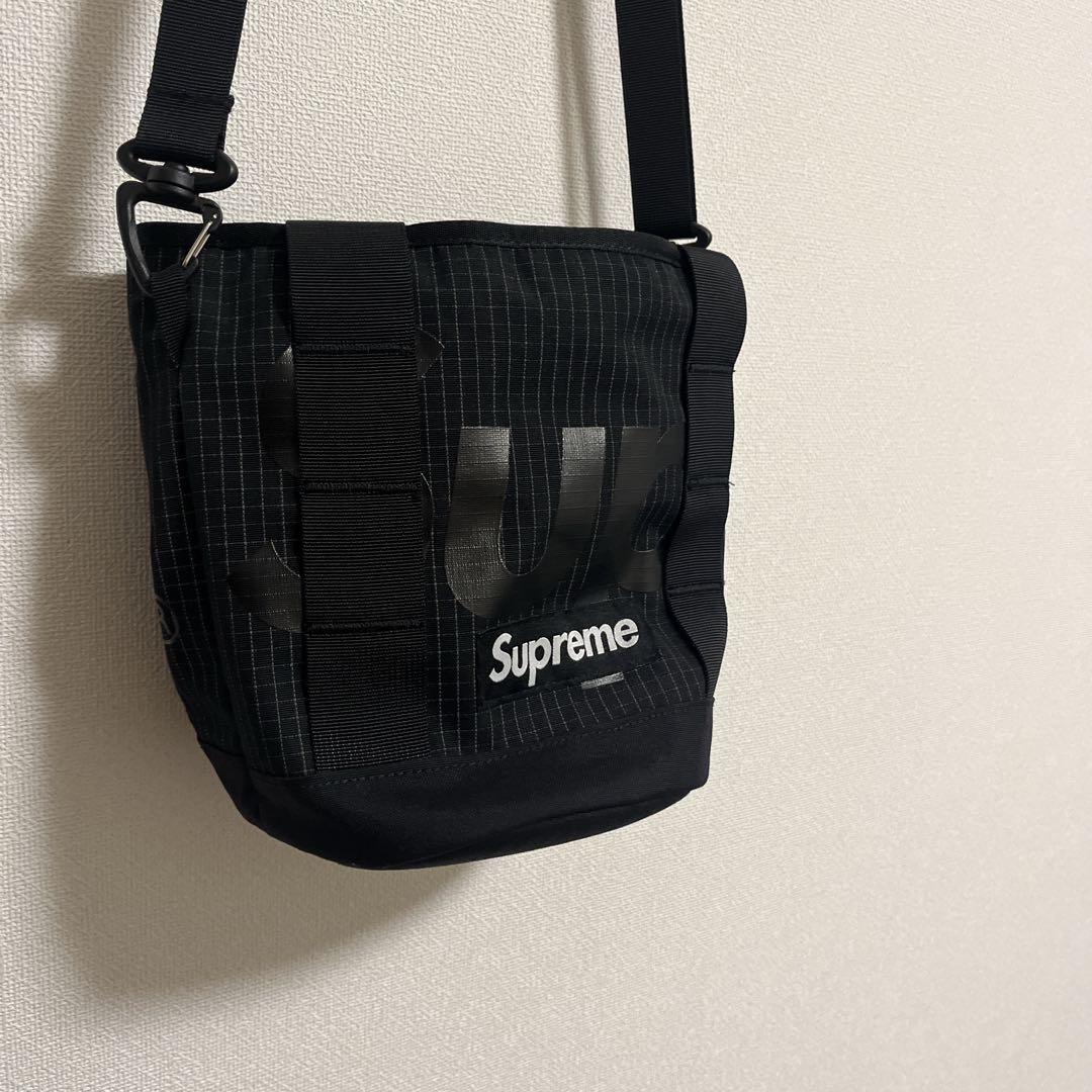 Supreme ショルダーバッグ　ドラムバッグ 黒 チェック柄