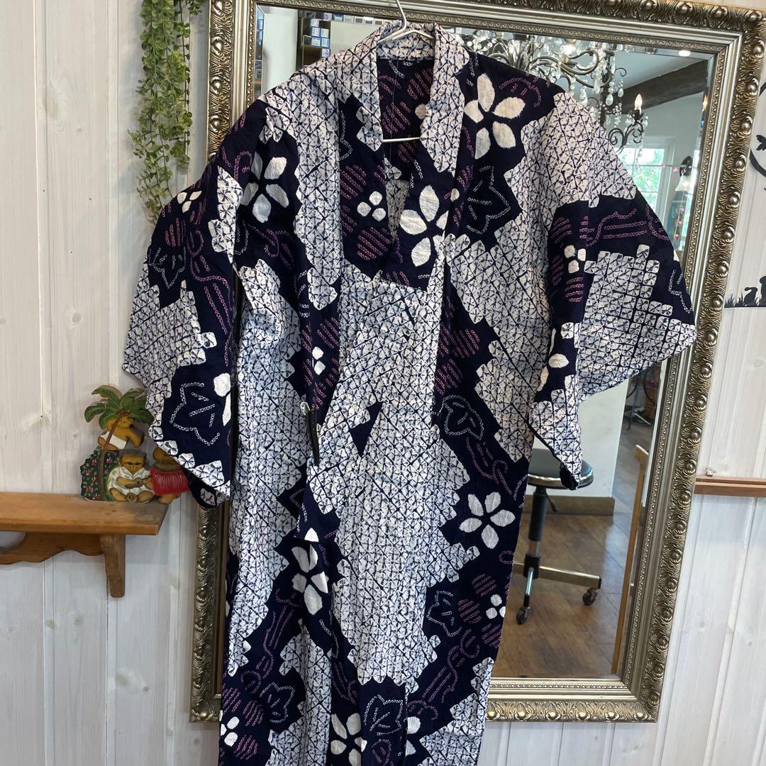 紺色花柄浴衣有松絞り