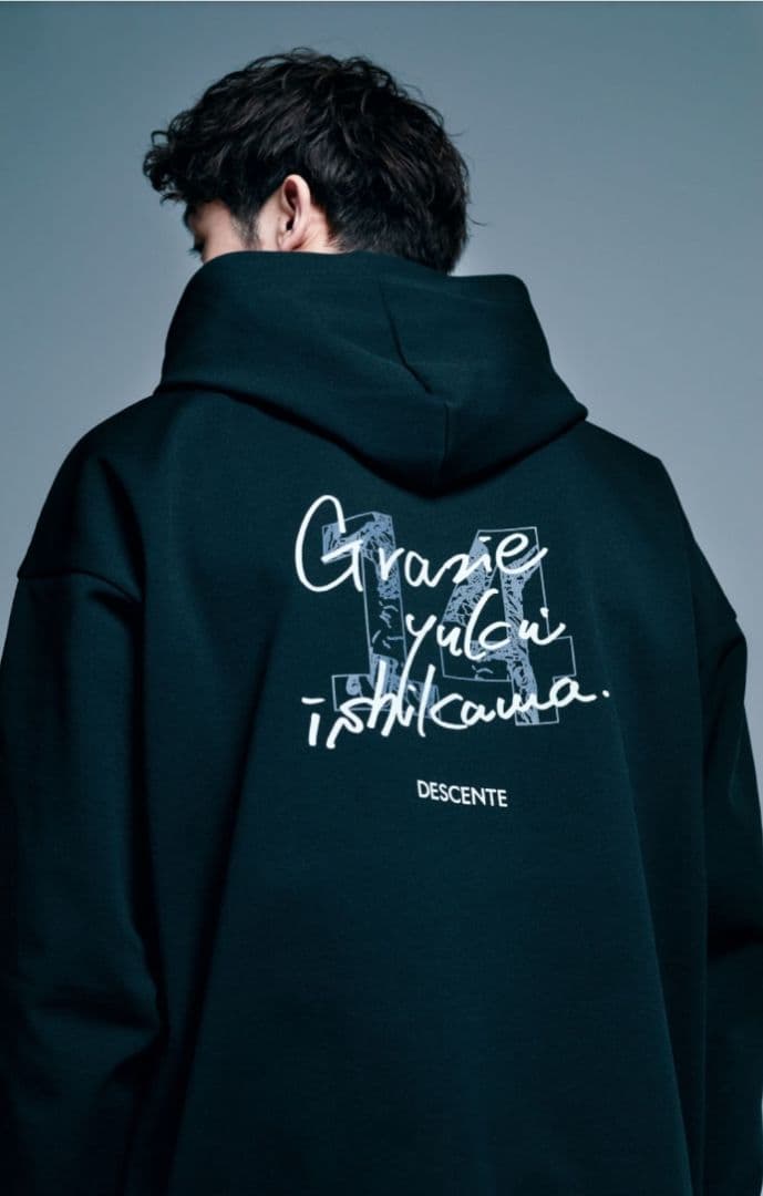 【Asami】『新品・未開封』DESCENTE 石川祐希 限定スウェット