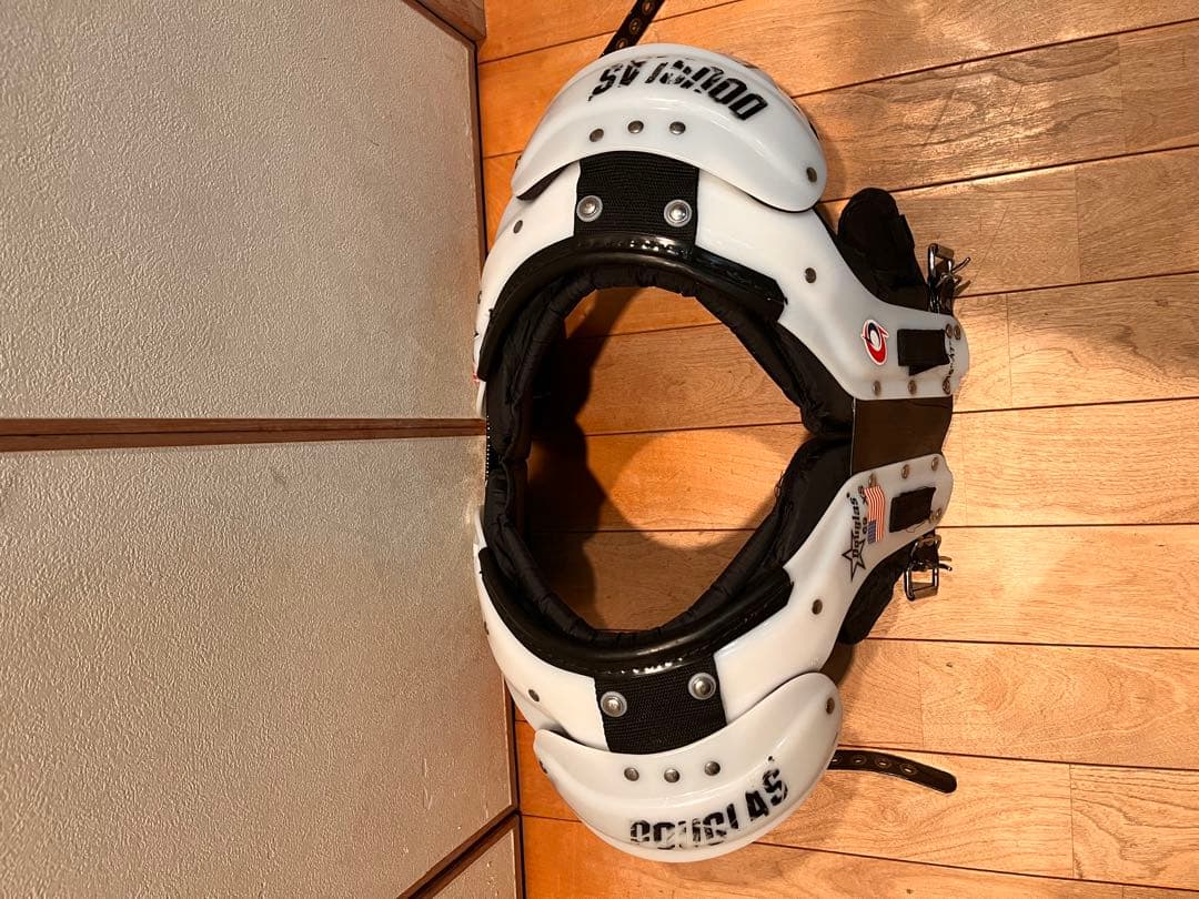 アメフト　ダグラス ショルダーパッド CP 69