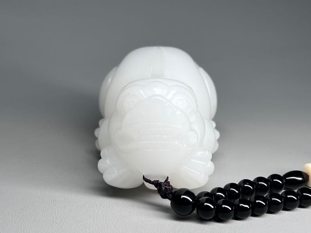 和田玉　聖獣　貔貅　金運財運開運風水　手彫り　天然石　旧家蔵出し　厚重　提げ物