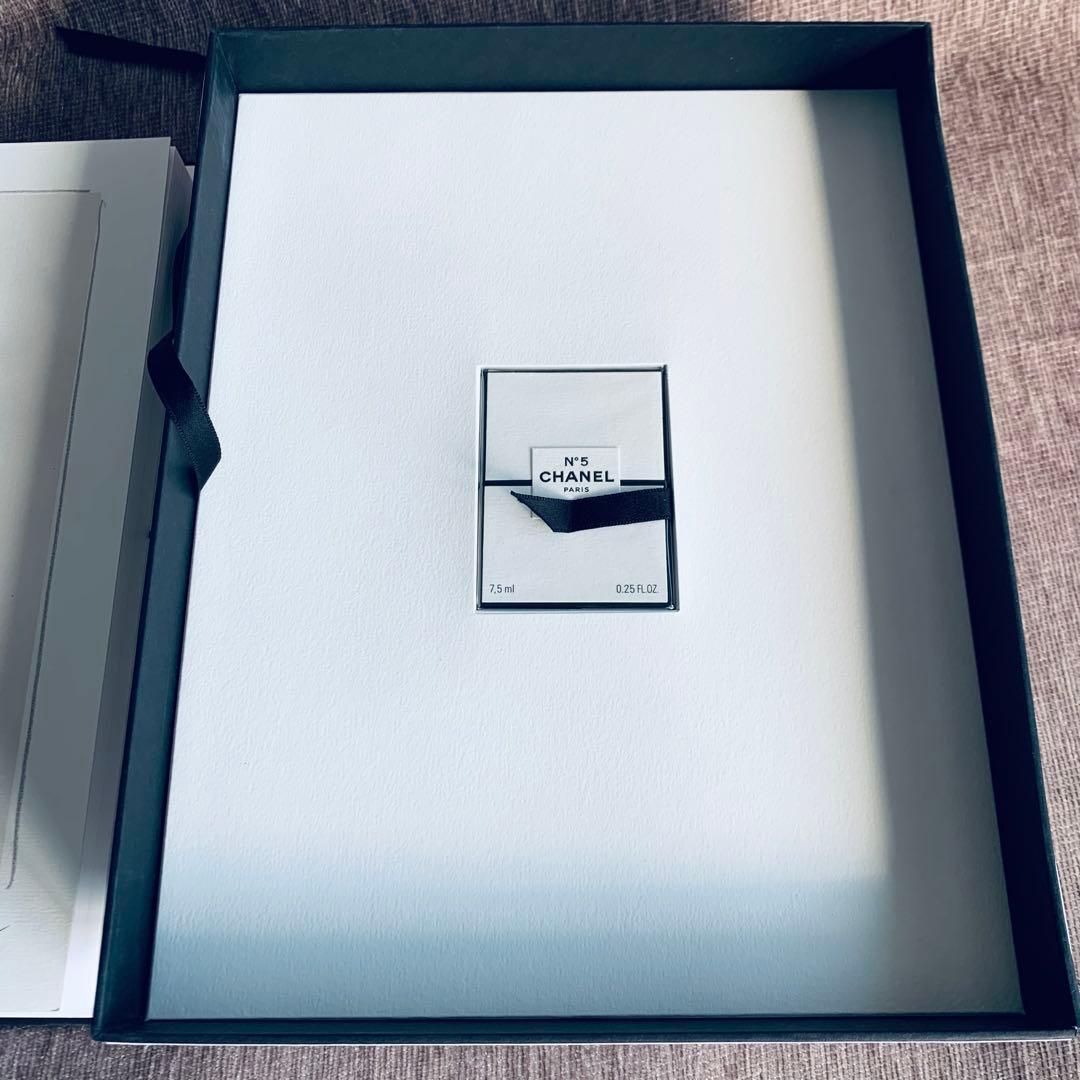 【非売品・新品】香水付きブック「CHANEL N°5」100周年記念 限定キット