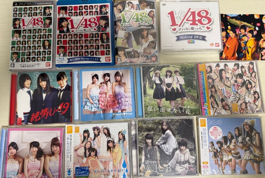 AKB等のCD、DVD、キスマークステッカー