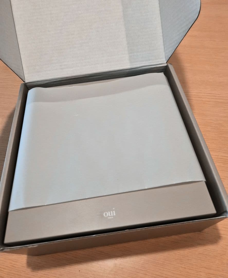 oui nails ネイルライト