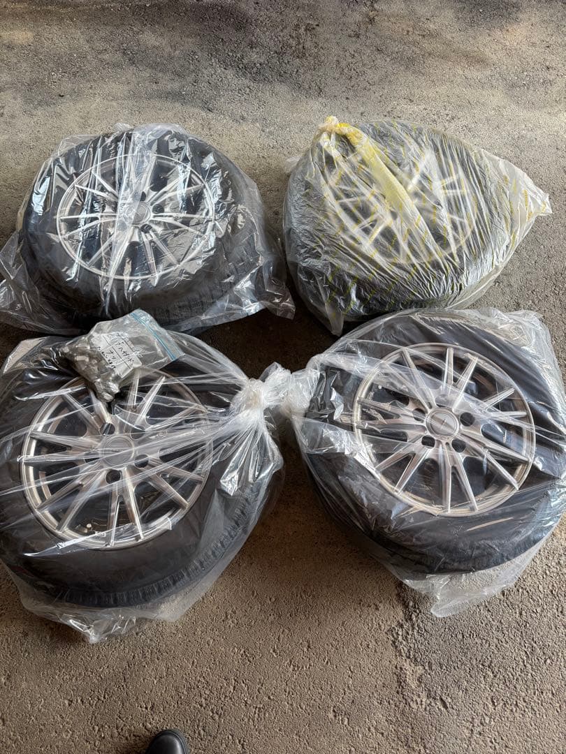 ノア 80系　スタッドレスタイヤ