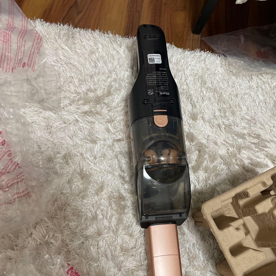 シャーク充電式サイクロンステッククリーナー 値引いたします。お気軽にお声かけを