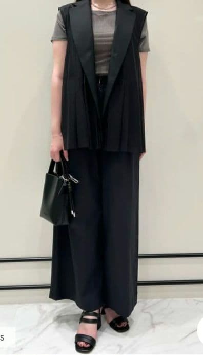 GRACE CONTINENTAL ダイアグラム　チュールオーバーベスト 黒36