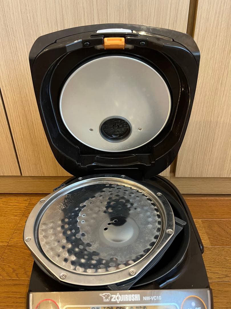 2023年制　5.5合　ZOJIRUSHI　IH炊飯ジャー　NW-VC10　象印