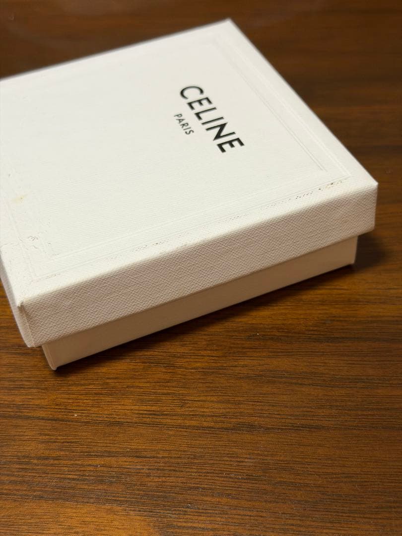 CELINE イニシャル　ネックレス