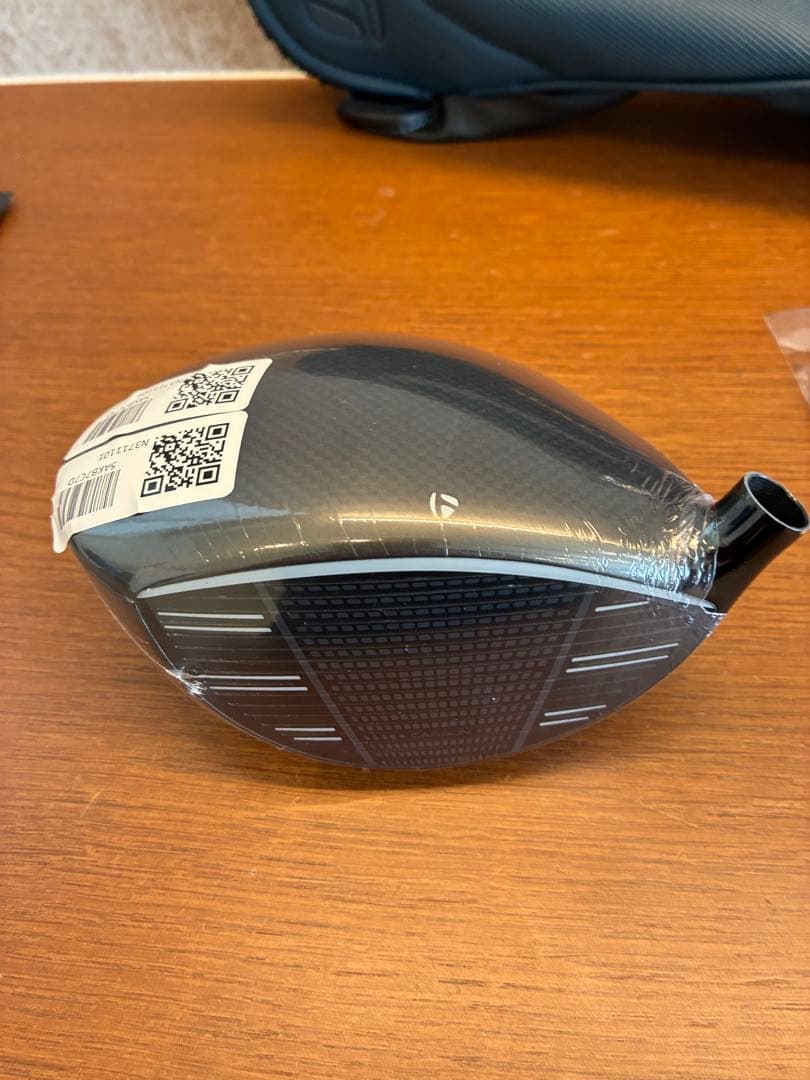 新品 Qi4D ドライバー 10.5° ヘッドのみ（日本正規品・右用）カバー付