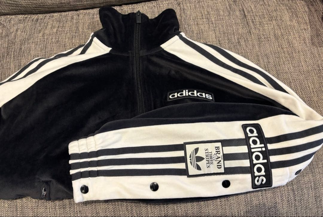 W ADIBREAK VELOUR TT Sサイズ