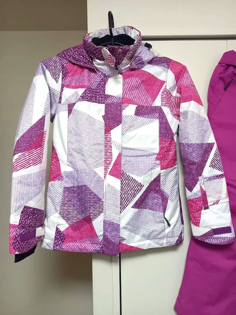 美品　ONYONE レディーススキーウェア　Sサイズ