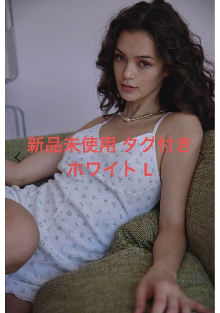 【新品未使用 タグ付き】ALEXIASTAM 花柄ロンパース 即完売品‼️レア‼️