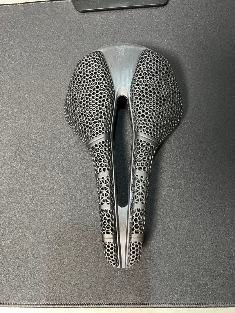 NAGO R4 PAS 3DMSS風 カーボン 3Dプリント サドル RYET