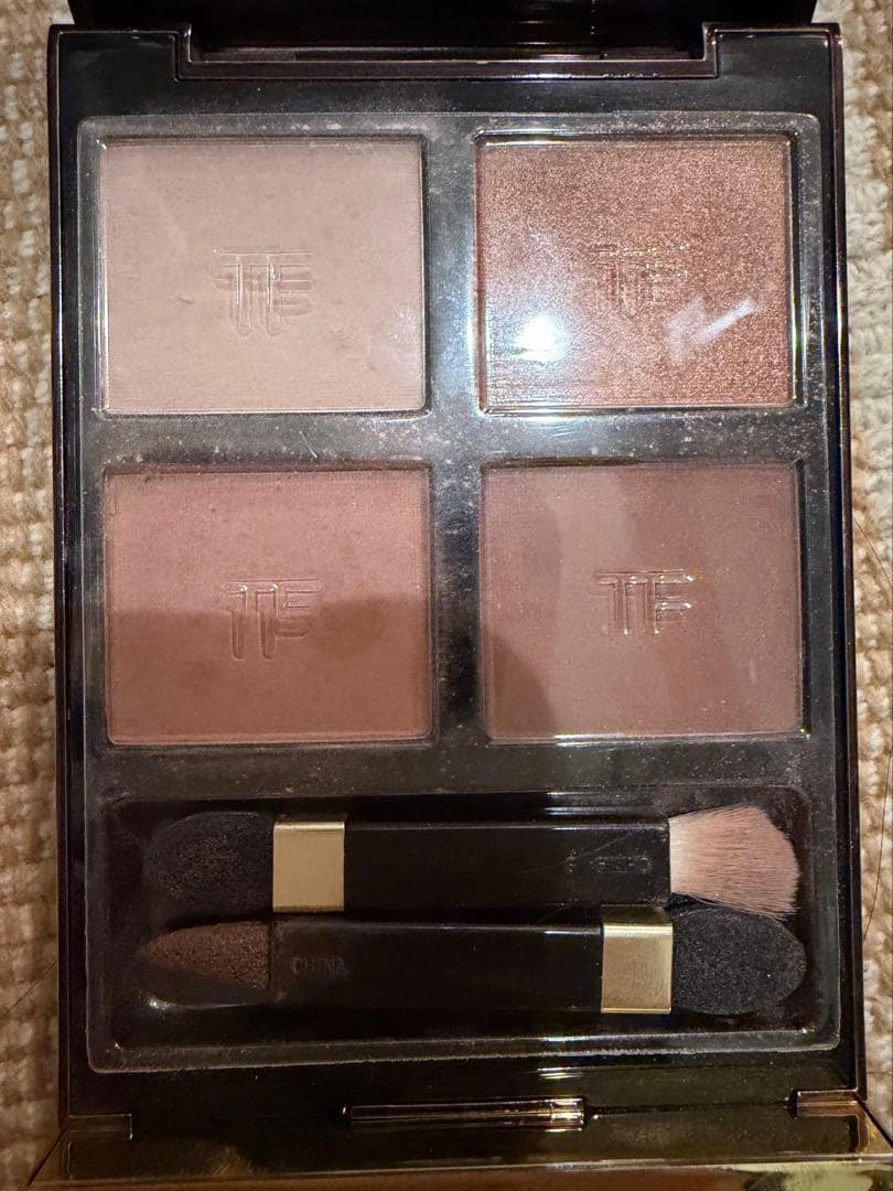 トムフォード　スールサブール