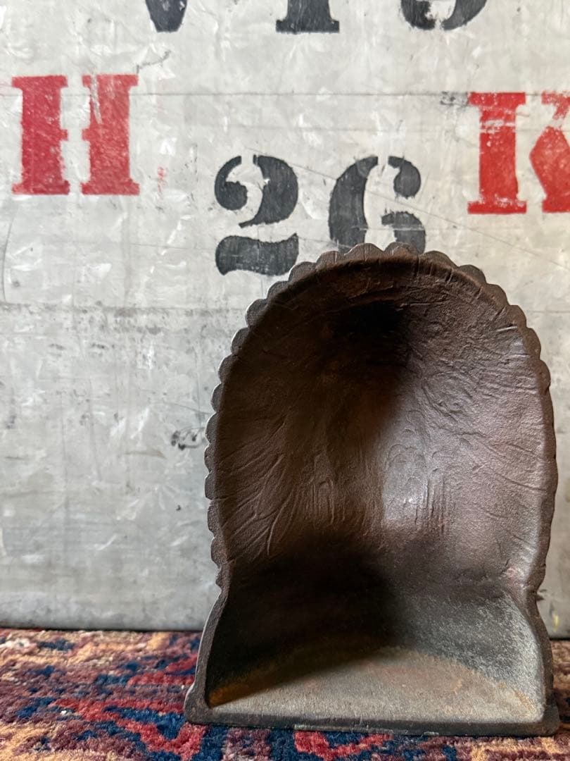 Indian Bookend ／single