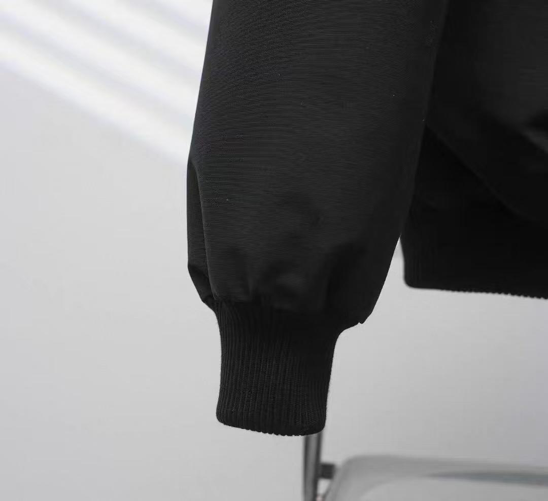 MOOSE KNUCKLESブラックダウンジャケット ファー付き