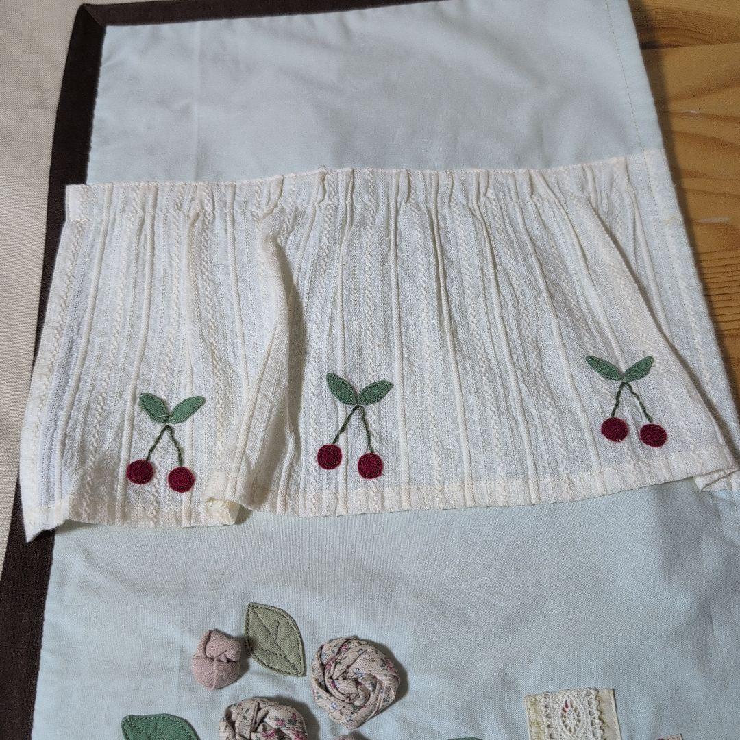 MANY ハンドメイド　クマのアップリケ付き暖簾