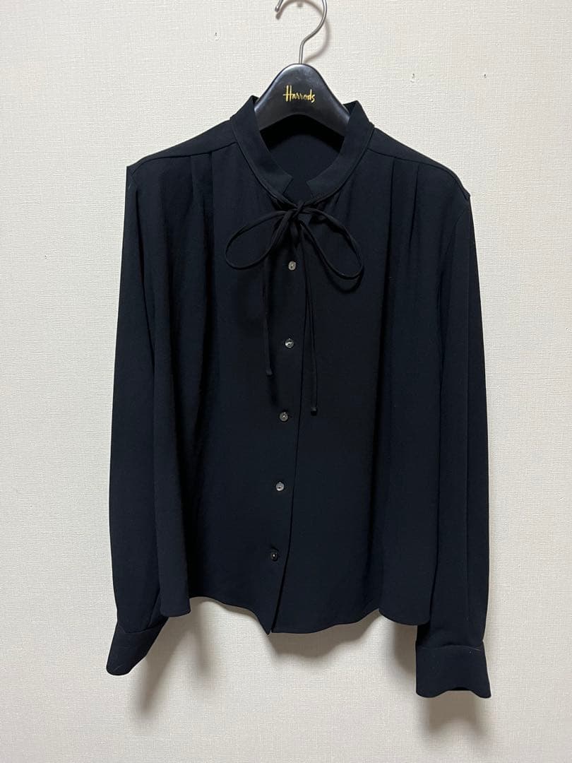 専用新品同様SOEJUエアリーリボンブラウス濃紺
