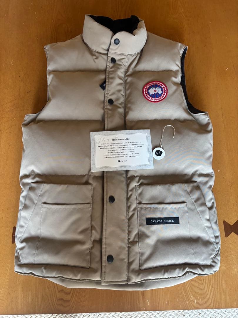 ★未使用に近い　  カナダグースダウンベスト