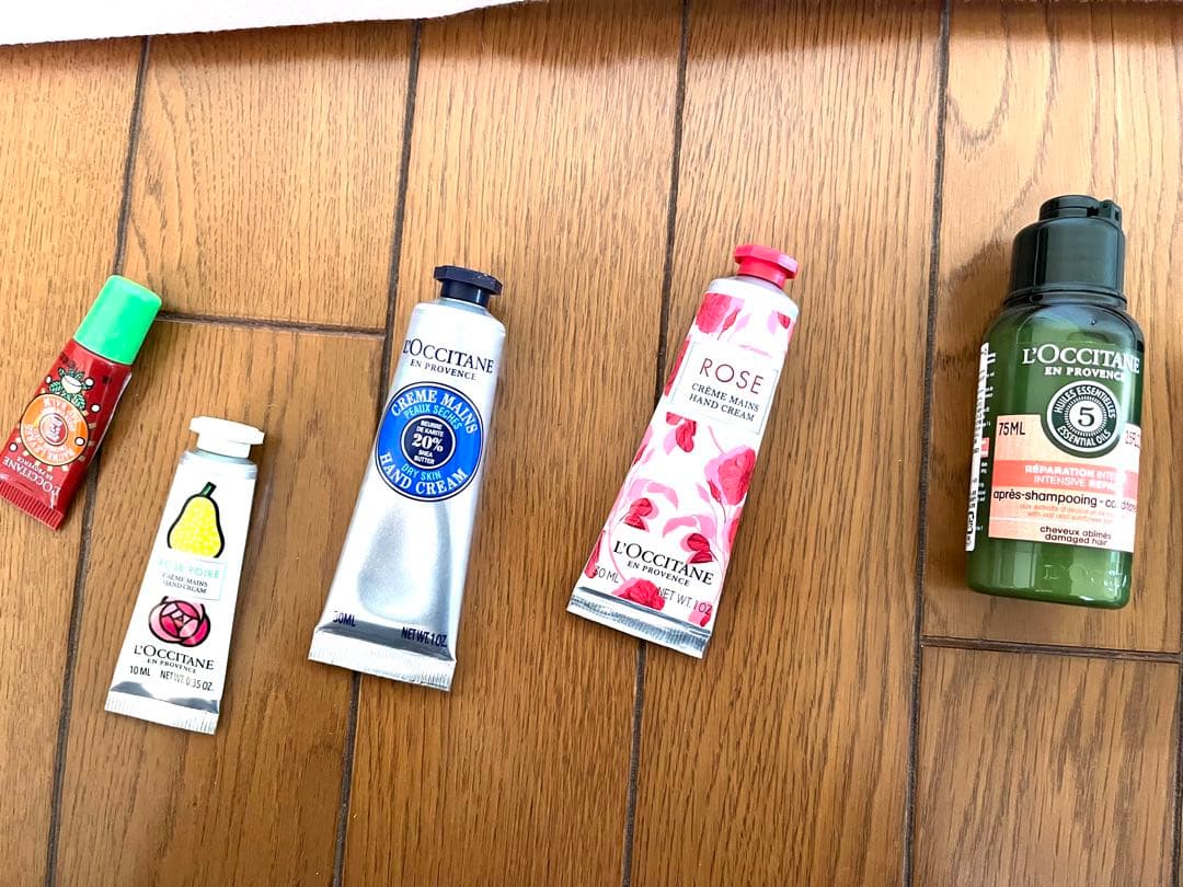 ロクシタンのセット　バスタオル　リップ　ハンドクリーム　コンディショナー