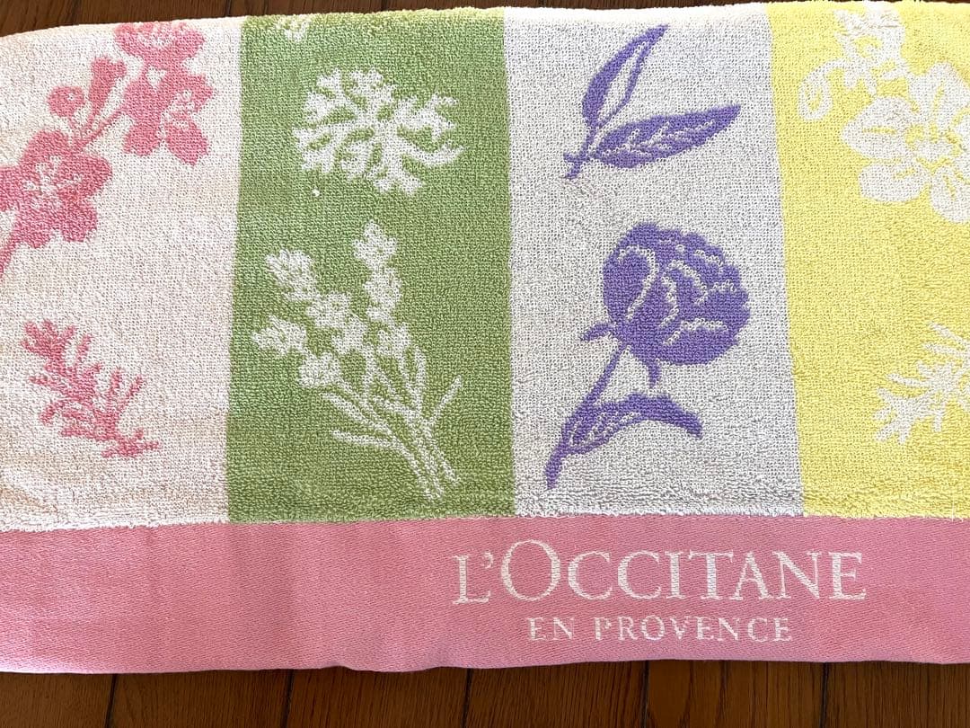 ロクシタンのセット　バスタオル　リップ　ハンドクリーム　コンディショナー