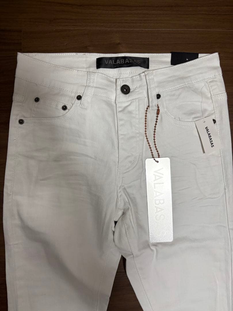 【新品】 VALABASAS スキニー ホワイト サイズ30