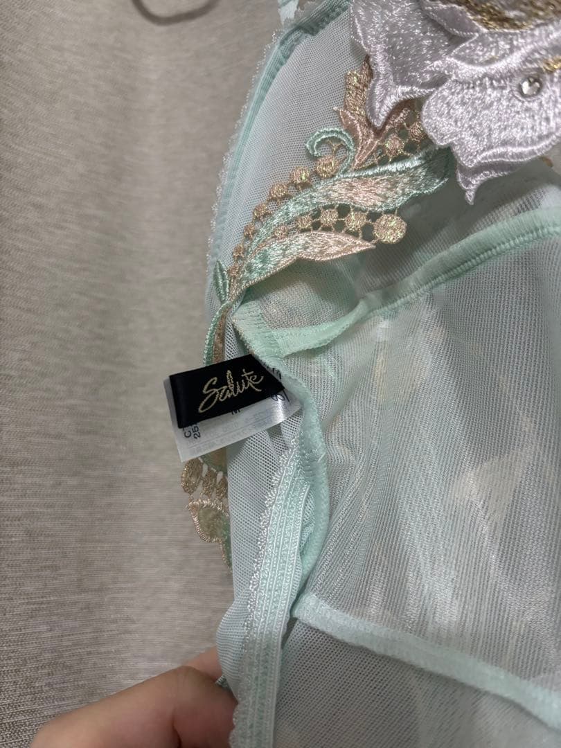 サルート キャミソール 花刺繍