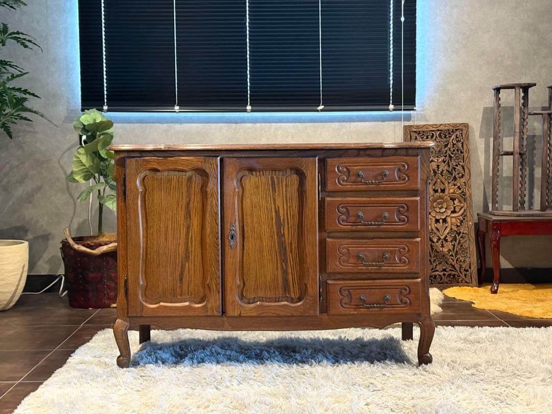 ヨーロピアン　クラシック　オーク材　サイドボード　クラシカル　アンティーク