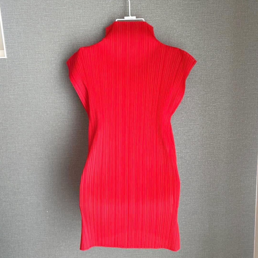 未使用級✨プリーツプリーズ 華やかハイネック 半袖チュニック スリット 朱色 ３