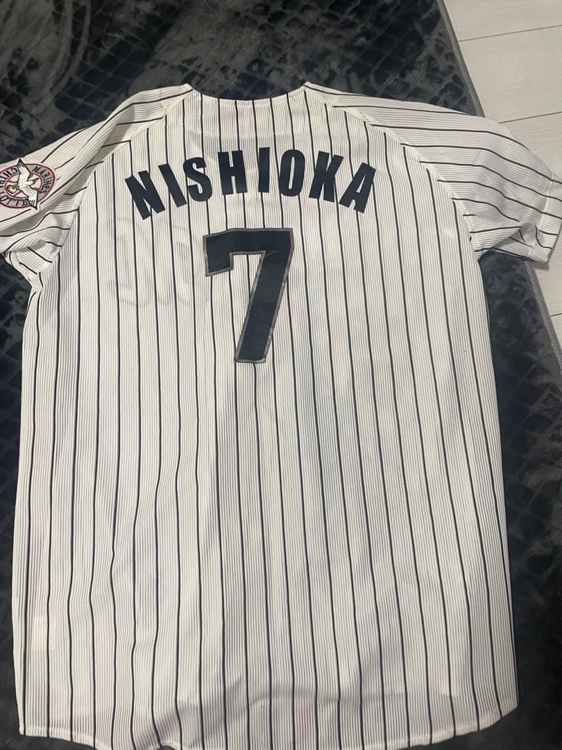 千葉ロッテマリーンズ 西岡選手 ユニフォーム2枚セット