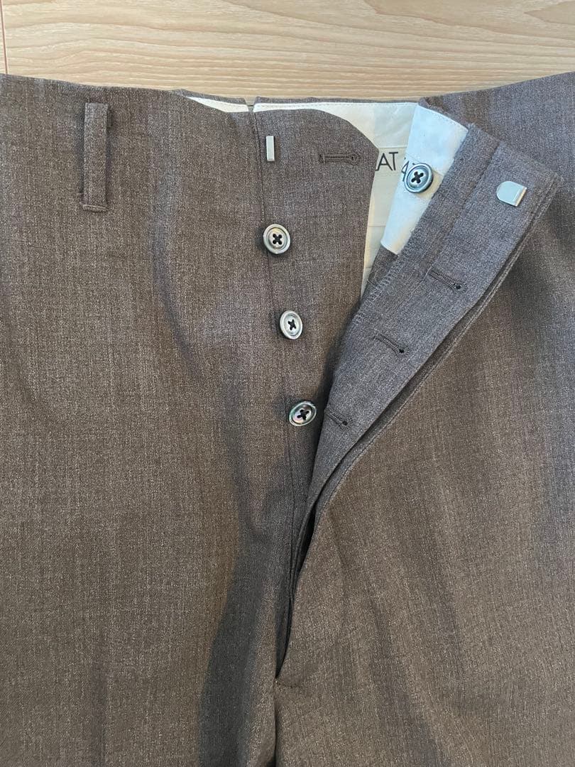 一*球様 NEAT Action Slacks Toni brown