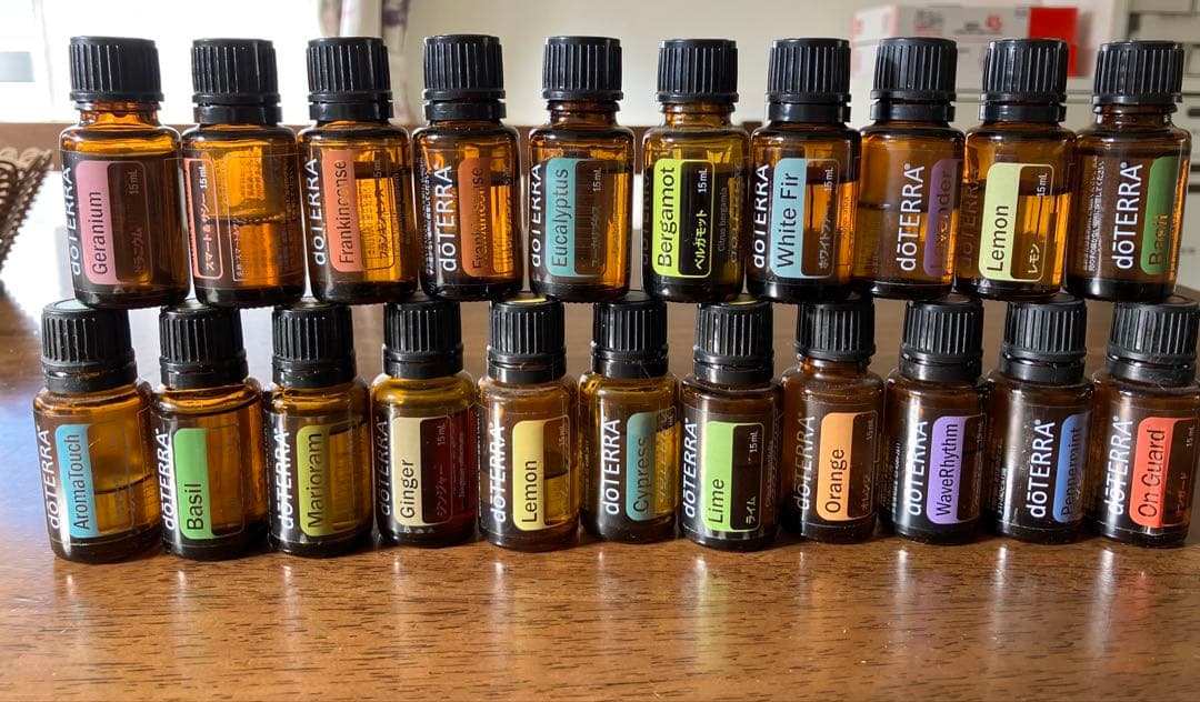 ドテラ精油15ml 21本 5ml 11本、サルベル、ケース付 入浴剤や石鹸作り