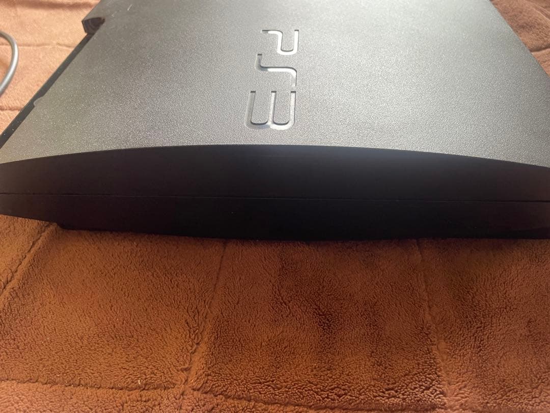 【送料無料】PlayStation3 本体 CECH-3000A(ブラック)