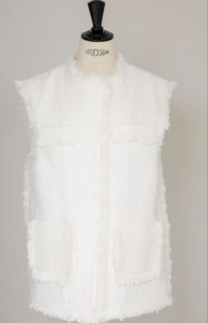 em.ツイードジレ　ホワイト　新品未使用タグ付き