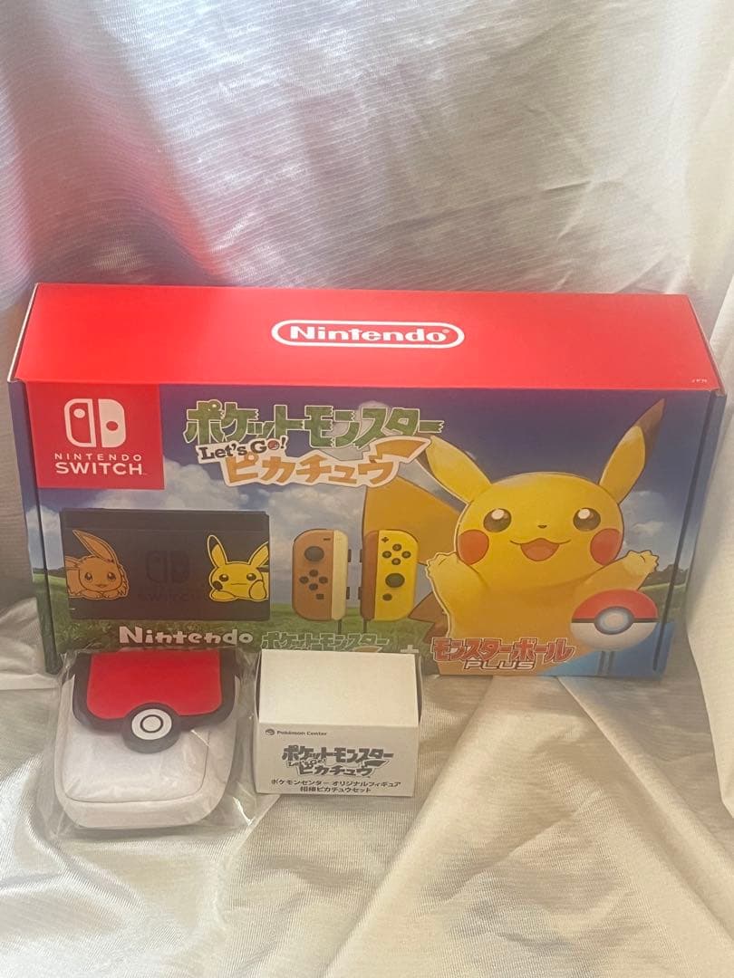 【新品】Nintendo Switch &Let's Go! ピカチュウ　特典付