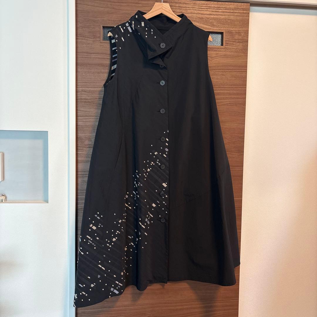 慈雨ブラックジレ