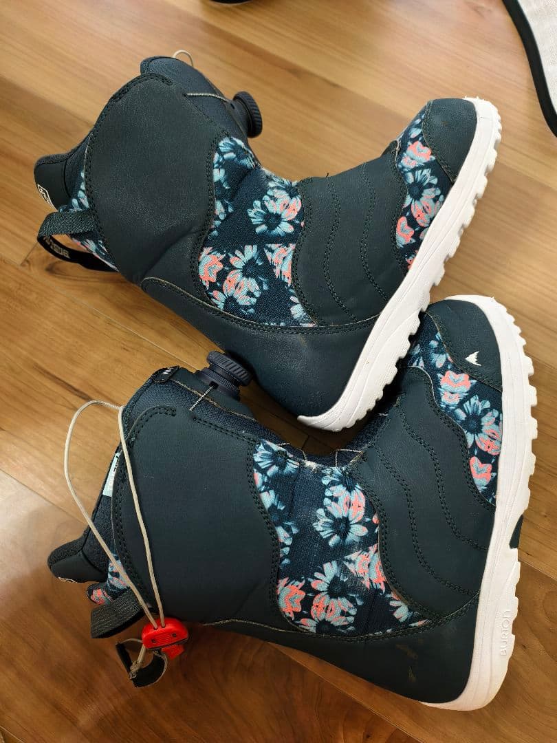 BURTON MINT BOA 24.0cm 女性用スノーボードブーツ