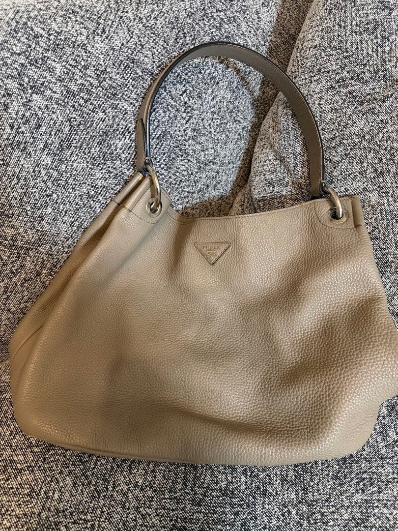 Prada グレー レザー ハンドバッグ　トートバック