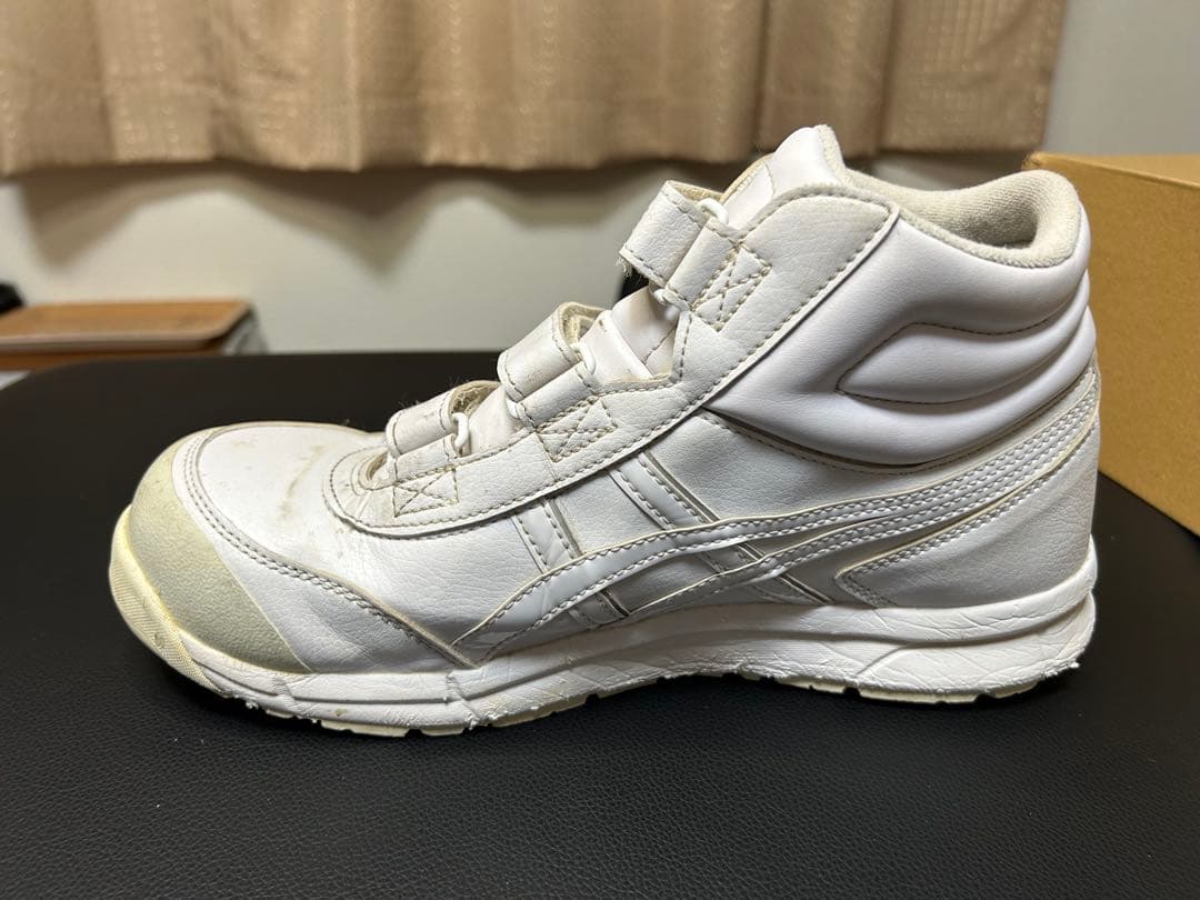 アシックス　安全靴　ウィンジョブcp302 ホワイト　27.5 中古