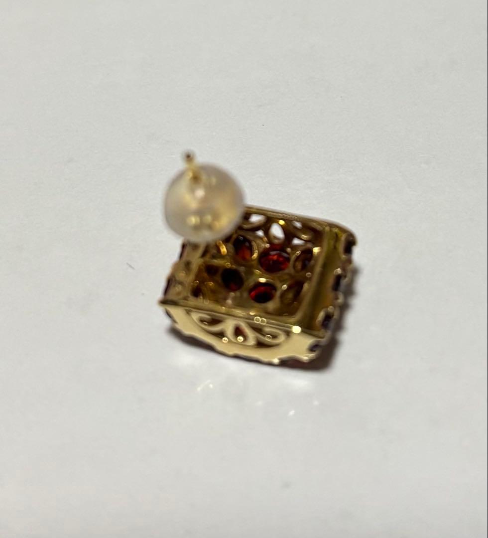 片耳用 ルビーK18ピアス