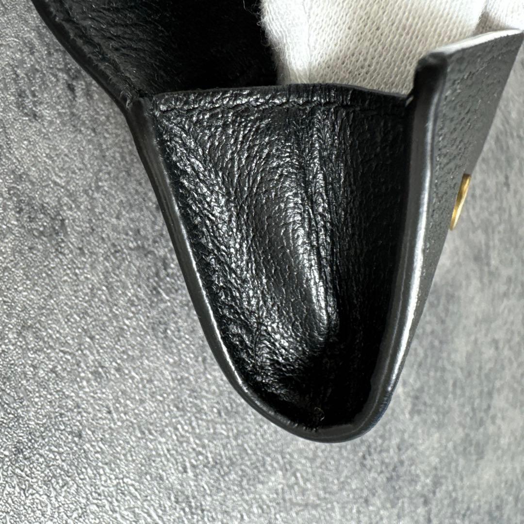 GUCCI AirPodsケース オールレザー ゴールド金具 ブラック　人気