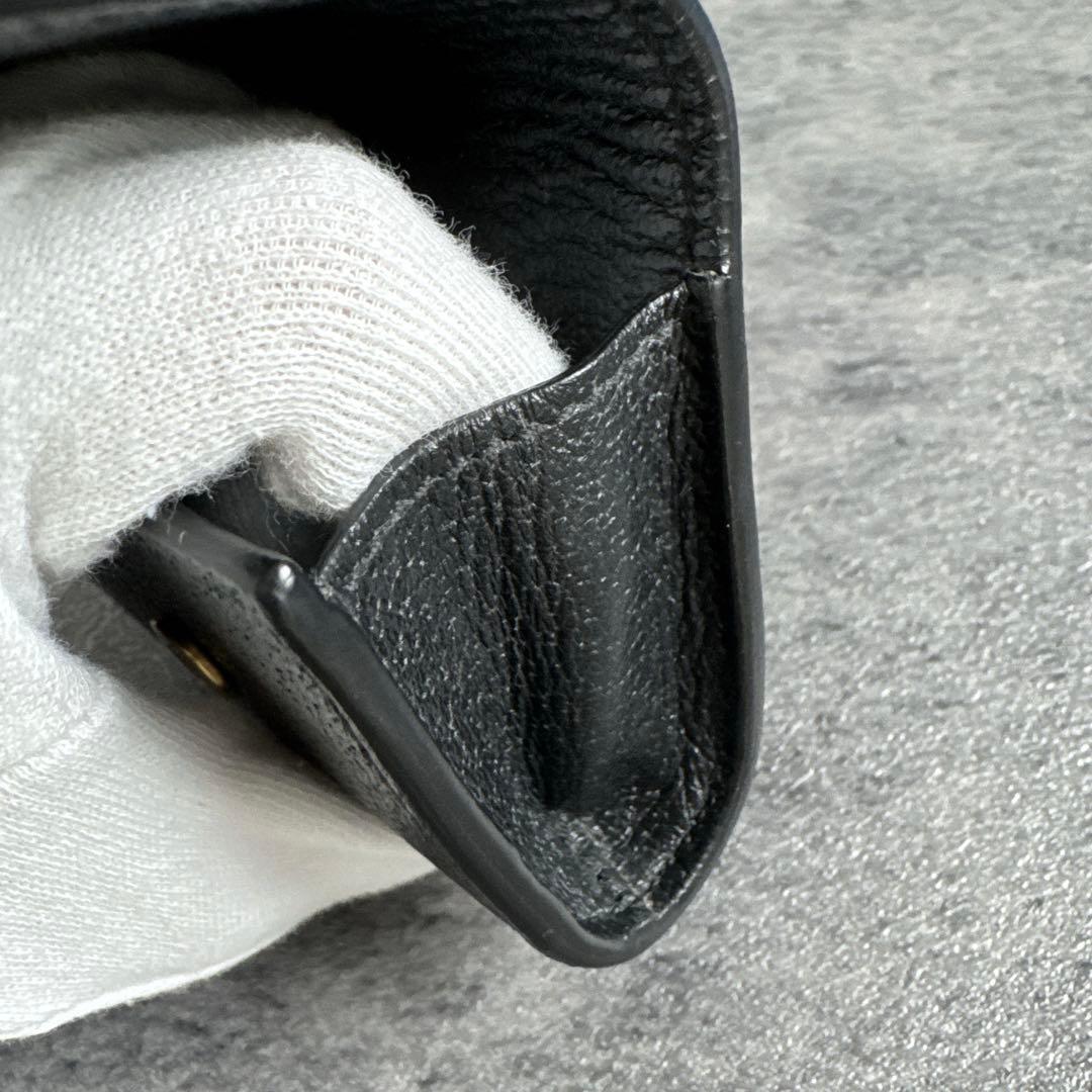 GUCCI AirPodsケース オールレザー ゴールド金具 ブラック　人気