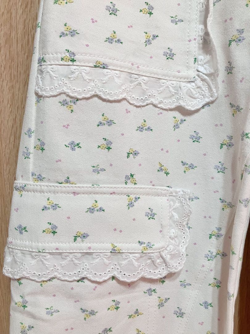 【新品未使用】petit flowerカーゴパンツ