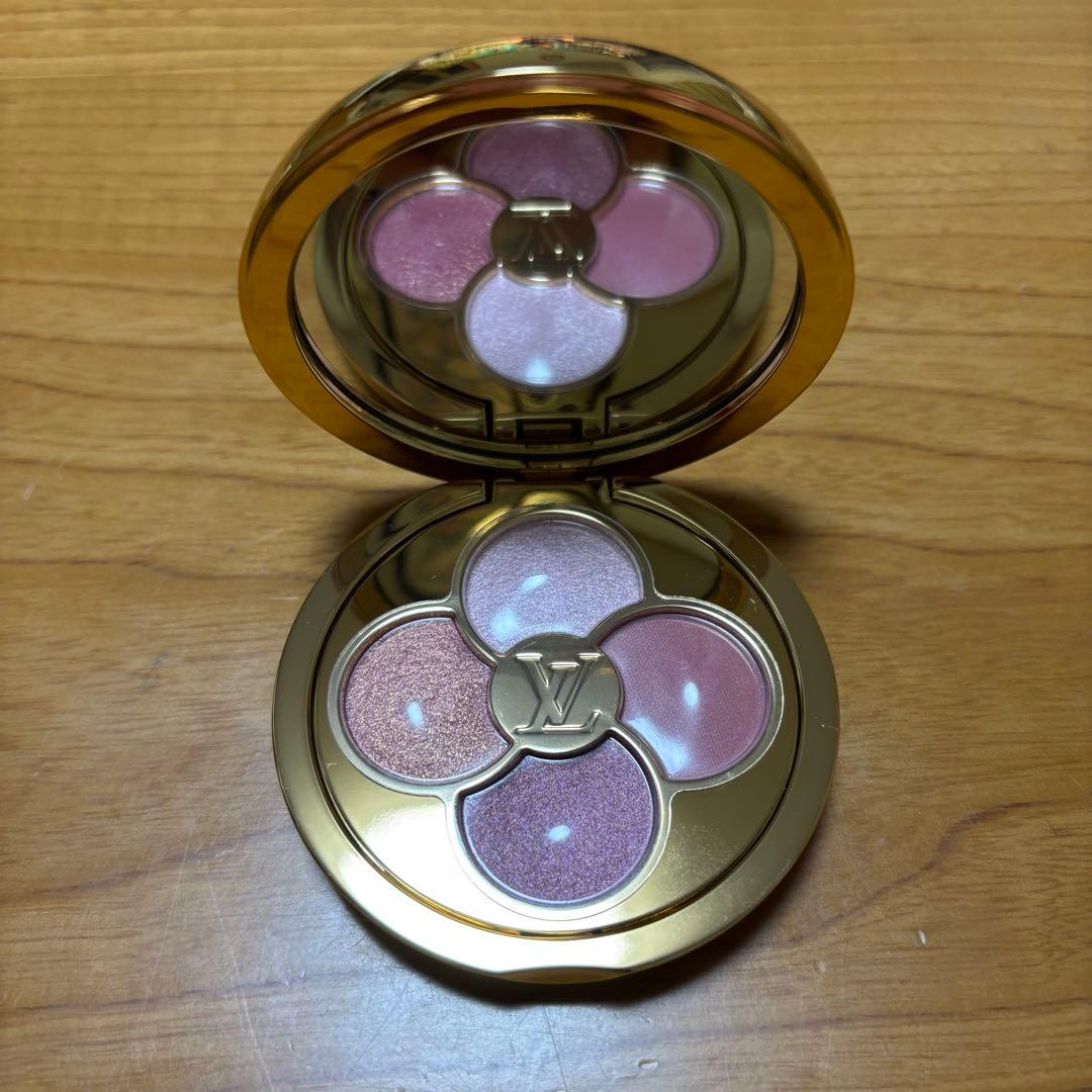 ヴィトン　コスメ　LV アイシャドウ