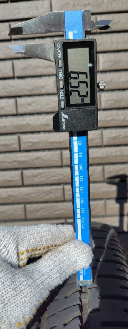 デリカ D5 純正18inchホイール&タイヤ4本セット